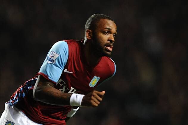 Football - Premier League - Aston Villa vs. Manchester City Aston Villa s new signing Darren Bent celebrates in action on his debut at Villa Park, Birmingham o0 Jubel Freude