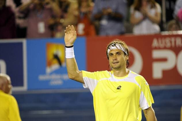 David Ferrer (Spain) salutes the crowd. xPeterxBlakemanx  ActionPlus11133683 Content restricted for UK based newspaper