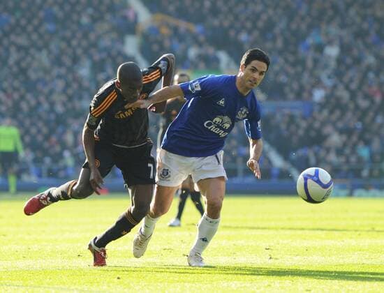 Ramires (L) of Chelsea tussles with Mikel Arteta of Everton EON FA Cup 4th Round, FC Everton - FC Chelsea London EDITORIAL USE ONLY. No use with unauthorised audio, video, data, fixture lists, club league logos or live services. Online in-match use limited to 120 images, no video emulation. No use in betting, games or single club league player publications.