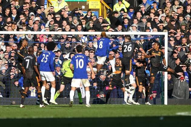 Football - FA Cup Fourth Round - FC Everton vs. Chelsea --- Louis Saha of FC Everton heads to open the scoring at Goodison Park 