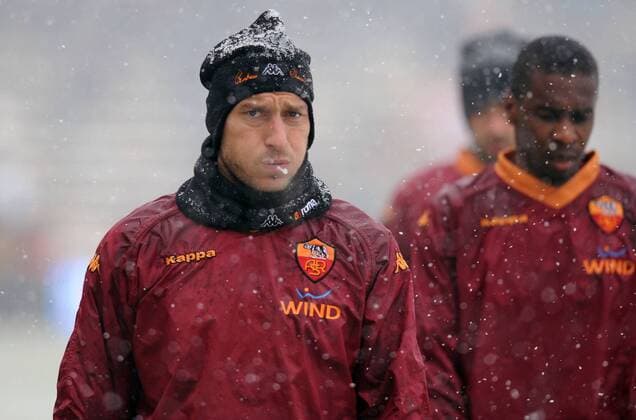 Francesco Totti (Roma) --- FC Bologna (blau) vs AS Rom (weiß) --- NicoloXZangirolami
