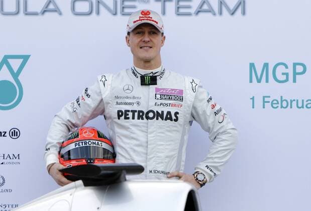 Motorsports Formula 1: World Championship 2011, Test Valencia, Michael Schumacher (GER, Mercedes GP Petronas) xHOCHxZWEIx xJuergenxTapx