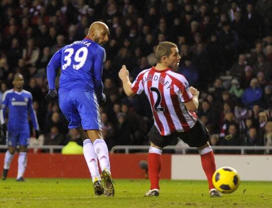 FC Chelsea s Nicolas Anelka (L) scores his side s fourth goal. Barclays Premier League AFC Sunderland v FC Chelsea 1st February, 2011 EDITORIAL USE ONLY. No use with unauthorised audio, video, data, fixture lists, club league logos or live services. Online in-match use limited to 120 images, no video emulation. No use in betting, games or single club league player publications. o0 Tor