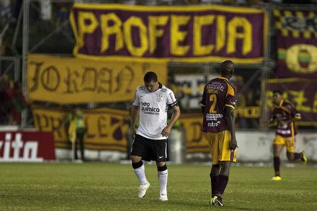 PROPHET? - Ronaldo --- Deportes Tolima Ibague vs. Corinthians Sao Paulo x(7x)xDanielxAugustoxJr.x  o0 kurios Komik Objekte Plakat, Fanplakat, Fanplakate, Transparent Schriftzug Profecia Enttäuschung