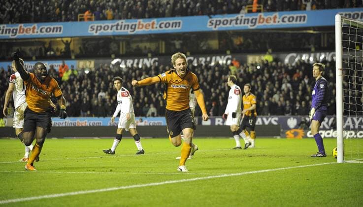 Kevin Doyle (Wolves, C) celebrates his goal --- Wolverhampton Wanderers vs. Manchester United EDITORIAL USE ONLY. No use with unauthorised audio, video, data, fixture lists, club league logos or live services. Online in-match use limited to 120 images, no video emulation. No use in betting, games or single club league player publications. o0 Freude Emotionen Sponsor Werbung Wirtschaft www sportingbet com sporting bet