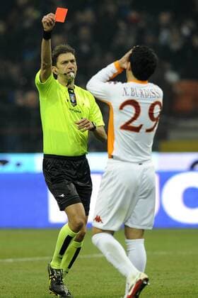 Serie A - Inter Mailand (blau) vs. AS Roma (weiß) - Schiri Paolo Tagliavento und Nicolas Burdisso  o0 rote Karte