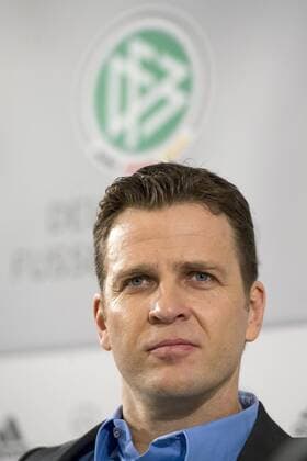 Teammanager Oliver BIERHOFF (GER), Pressekonferenz in der Sportschule Kaiserau am 07.02.2011. o0 Funktionär