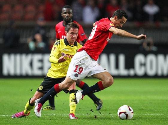 Donnerstag 04.11.2010, UEFA Europa League, Saison 10 11 - in Paris, Paris St. Germain - BVB Borussia Dortmund Mario Götze (BVB) gegen Nene (PSG) DeFodi018