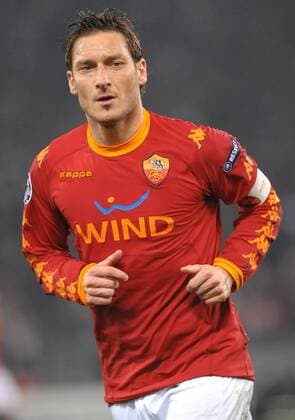 Francesco Totti (roma) --- AS Rom (rot) vs FC Shakhtar Donetsk (weiß) UEFA Champions League, Stadio Olimpico, Roma, 16 02 2010 massimoxoliva