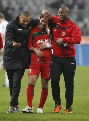 Jubel nach dem Spiel, nach Spielschluss, Mohamed AMSIF (Torwart, Torhueter FC Augsburg, li.), Hajime HOSOGAI (FCA), Nando RAFAEL (FCA, re.), TSV 1860 München - FC Augsburg o0 Jubel, Freude