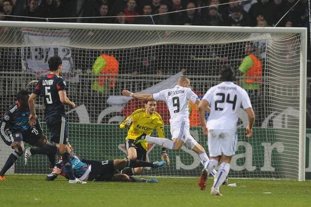 Olympique Lyon (blue) - Real CF Madrid (white), Karim Benzema (Real, 9)  o0 Tor, Treffer, Gegentor