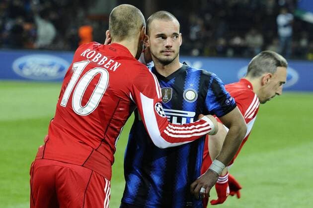 Champions League, Inter Mailand (blau schwarz) vs FC Bayern München (rot weiß) --- Wesley Sneijder (R), Arjen Robben 