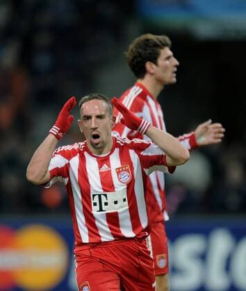 FUSSBALL CHAMPIONS LEAGUE SAISON 2010 2011 Achtelfinale 23.02.2011 Inter Mailand - FC Bayern Muenchen Franck Ribery (vorn) und Mario Gomez (beide FC Bayern München) enttäuscht - 