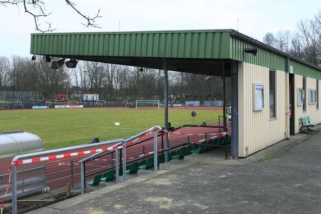 Fussball, Mondpalast Arena in Herne Wanne, Ruhrgebiet, Nordrhein-Westfalen, Regionalliga West, 2010 2011, Heimspielstätte des FC Schalke 04 II sowie des DSC Wanne Eickel