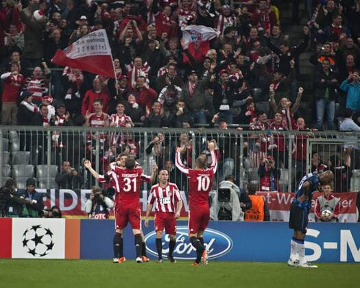 Torjubel Bayern: Thomas Mueller (FCB), Bastian Schweinsteiger (FCB), Franck Ribery (FCB), Arjen Robben (FCB, v.li.), FC Bayern München (rot) - Inter Mailand (blau) o0 Jubel, Freude