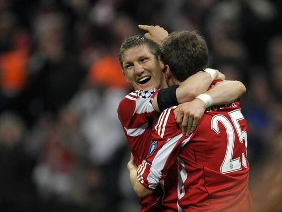 FC Bayern München (rot) - Inter Mailand (blau), Torjubel Bastian Schweinsteiger (li, München) mit Thomas Müller (Bayern München). o0 Jubel, Freude