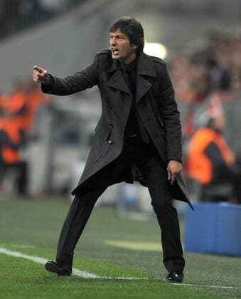 FC Bayern München (rot) - Inter Mailand (blau), Trainer Leonardo (Inter Mailand) 