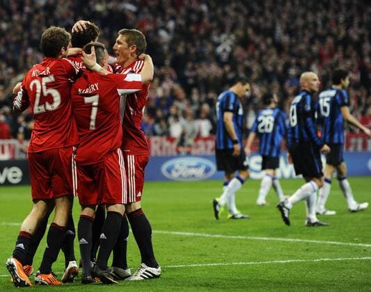 FC Bayern München (rot) - Inter Mailand (blau), Torjubel Bayern, u.a. Bastian Schweinsteiger (R)  o0 Jubel, Freude