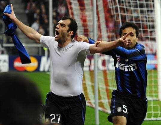 FC Bayern München - Inter Mailand Torjubel nach dem 2:3 durch Goran Pandev (27), daneben Yuto Nagatomo  o0 Jubel, Freude