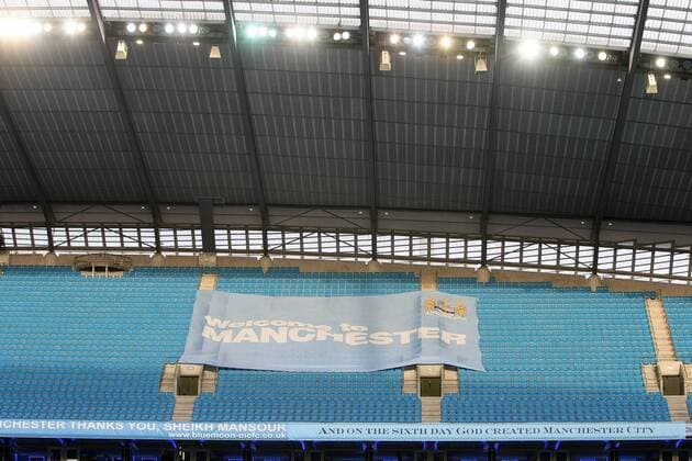Manchester City --- Part of the City of Manchester Stadium is closed off due to low turn out  o0 Totale Sportstätte England Tribüne zu geschlossen Zuschauermangel