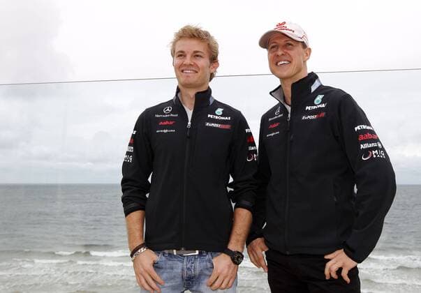 Grand Prix Australia 2011 08 Nico Rosberg (GER, Mercedes GP Petronas F1 Team L), 07 Michael Schumacher (GER, Mercedes GP Petronas F1 Team), xHOCHxZWEIx o0 Fotoshooting Freude