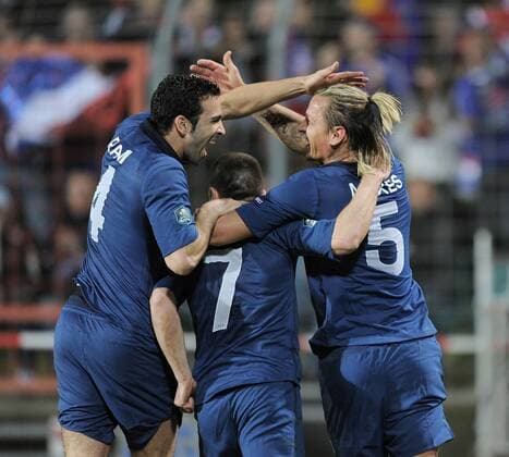 Luxemburg vs. Frankreich --- JUBEL Frankreich; Adil RAMI, Franck RIBERY und Torschütze Philippe MEXES (v.li.)  o0 Aufmacher