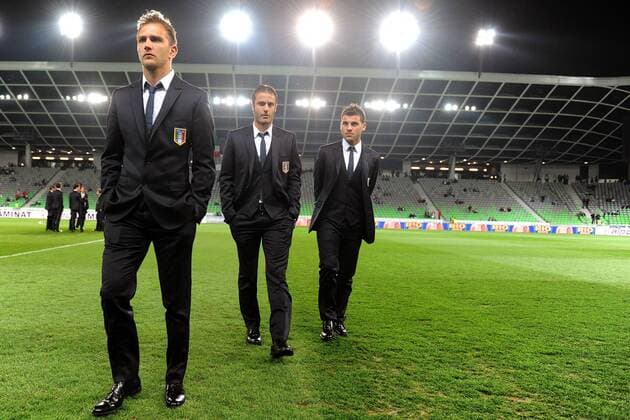 L-R - Domenico Criscito, Alberto Gilardino, Antonio Nocerino (alle Italien) tragen den Anzug von Dolce e Gabbana - EM Qualifikation - Slowenien - Italien 0:1 - NicoloXZangirolami