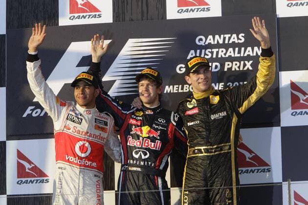 Das Podium des Grand Prix von Australien 2011, v.li.: Lewis Hamilton (McLaren Mercedes), Sieger Sebastian Vettel (GER Red Bull Racing), Vitaly Petrov (RUS Lotus Renault GP) Formel 1 Grand Prix Australien 2011 o0 Jubel, Freude Sieg, Sieger