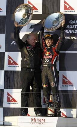Motorsports: FIA Formula One World Championship 2011, Grand Prix of Australia, Rob Marshall (GBR, Red Bull Racing, L), 01 Sebastian Vettel (GER, Red Bull Racing), xHOCHxZWEIx o0 Jubel Freude Sieg Objekte Pokal Trophäe Siegerehrung