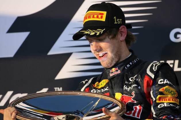 27.03.2011- Sebastian Vettel (GER), Red Bull Racing, RB7 race winner - Australian Grand Prix, Melbourne -  o0 Freude Sieg Sieger Siegerehrung Objekte Pokal Trophäe