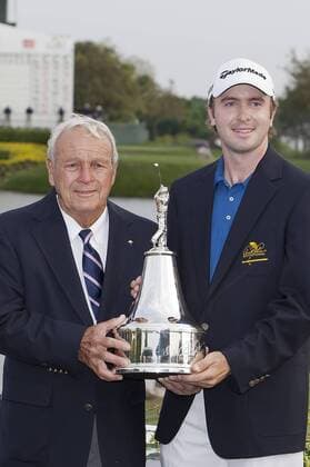 March 27, 2011: Mr. Arnold Palmer (USA, L) poses with Martin Laird (SCO) after the 2011 Arnold Palmer Invitational held at Arnold Palmers Bay Hill Club & Lodge in Orlando, FL - ZUMAcg2 o0 Jubel Freude Objekte Pokal Trophäe Siege Sieg Siegerehrung