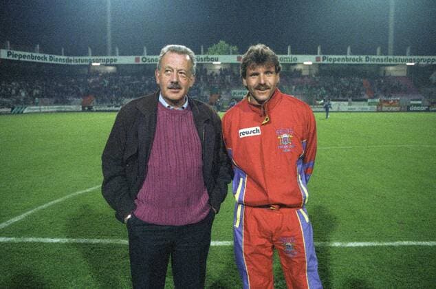 2. BL Nord Saison 1991 1992 VfL Osnabrück gegen Hannover 96 0:1 am 11.10.1991. Trainer Ulrich Sude (re.) und Präsident Hartwig Piepenbrock (beide Osnabrück) o0 Uli, Funktionär