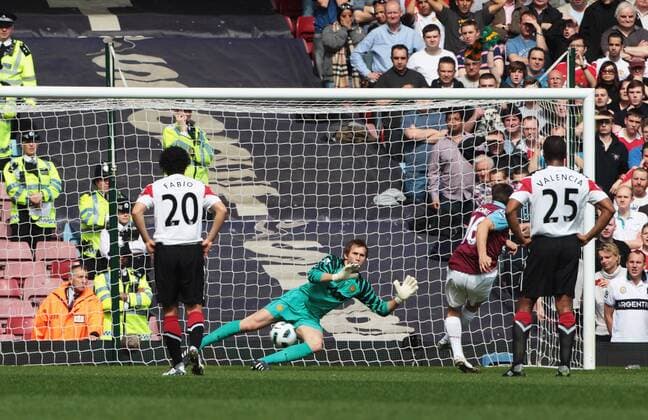 Mark Knoble of West Ham scores from penalty spot against keeper Tomasz Kuszczak of Manchester - Barclays Premier League, London, West Ham United v Manchester United 2nd April, 2011 EDITORIAL USE ONLY. No use with unauthorised audio, video, data, fixture lists, club league logos or live services. Online in-match use limited to 120 images, no video emulation. No use in betting, games or single club league player publications. o0 Tor Elfer Elfmeter