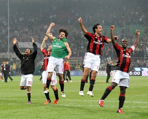 v.li.: ROBINHO, ANTONIO CASSANO, GENNARO GATTUSO, ALESSANDRO NESTA, CLARENCE SEEDORF --- AC Mailand (rot) vs. Inter Mailand (blau) o0 Jubel Freude