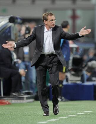 FUSSBALL CHAMPIONS LEAGUE SAISON 2010 2011 Viertelfinale 05.04.2011 Inter Mailand - FC Schalke 04 Trainer Ralf Rangnick (FC Schalke 04) 