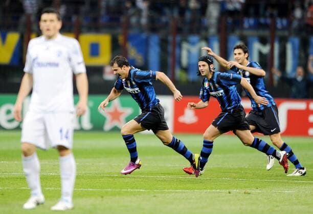 Inter Mailand (blau) - FC Schalke 04 (weiß), v.li.: Dejan Stankovic, Cristian Chivu, Andrea Ranocchia o0 Jubel, Freude