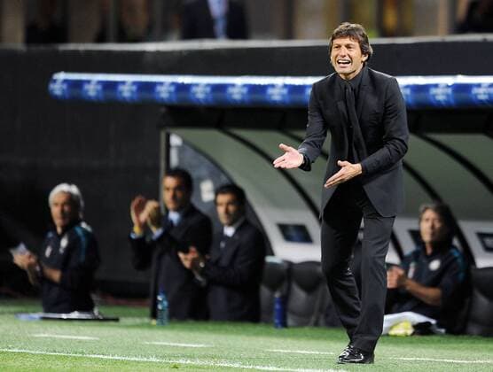 Inter Mailand (blau) - FC Schalke 04 (weiß), Trainer Leonardo (Inter)