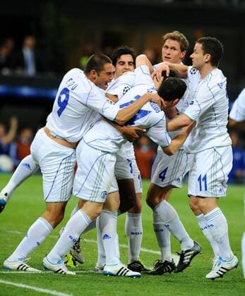 Inter Mailand (blau) - FC Schalke 04 (weiß), Torjubel SCHALKE 04, u.a. Edu (L) - DIGITAL o0 Jubel, Freude