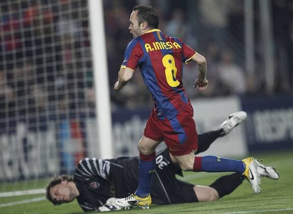 Barcelona s Andres Iniesta scores - UEFA Champions League - FC Barcelona (Barca) - Shakhtar Donetsk -  (20120571)