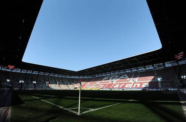 Fußball, Stadiongeschichte FC Augsburg Impuls Arena, Heimspielstätte des FC Augsburg  o0 Schriftzug