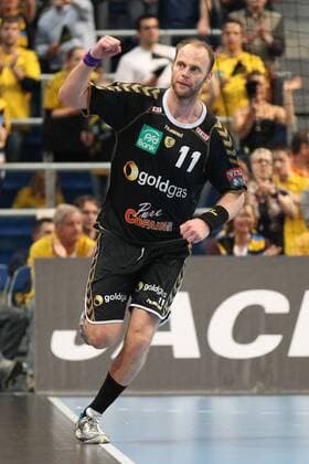 Handball Champions League CL 10 11 - 31.03.2011 - Rhein-Neckar Löwen Löwen RNL vs. RK Zagreb . Olafur Stefansson (Neckarlöwen) jubelt mit geballter Faust, ballt die Fäuste .