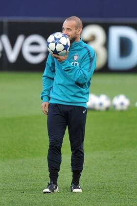 Fußball Champions League Viertelfinale Rückspiel: Abschlusstraining Inter Mailand am 12.04.2011 in der Veltins Arena in Gelsenkirchen. Wesley Sneijder ( Mailand )