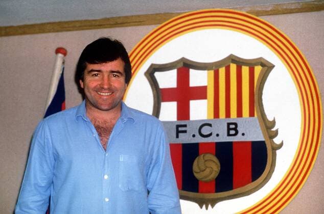 Terry Venables the Manager of Barcelona, 4 10 86.  FC Barca ESP Primera Division Logo, Emblem, Vereinslogo, Vereinsemblem