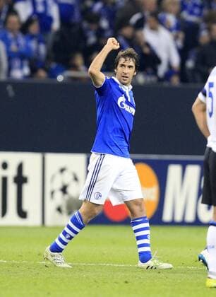 Deutschland, Fußball Herren, UEFA,Champions League, Saison 1010 2011 , Viertelfinale Rückrunde, FC Schalke 04 vs. Inter Mailand, 13.04.2011, Veltins Arena Raul Torjubel