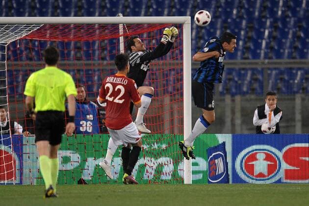 Julio CESAR Inter - AS Roma (red) vs. Inter Mailand (blue) - Semifinale Coppa Italia, Roma, 19 04 2011 - Andreaxstaccioli