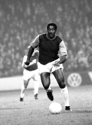 Großbritannien, Black History Month im Oktober - Sport Clyde Best - West Ham United. West Ham United v Manchester United (Ron Boyce Testimonial) 13 11 1972. 