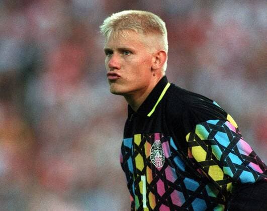 Fußball, EM Finale 1992 in Göteborg, Dänemark - Deutschland 2:0 PETER SCHMEICHEL (DENMARK). DENMARK v GERMANY, EUROPEAN CHAMPIONSHIP FINAL, 26 6 92, GOTHENBURG - 