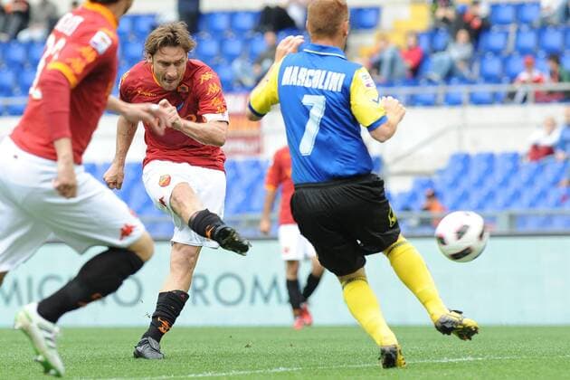 Francesco Totti (Roma) - AS Rom (rot) vs Chievo Verona (blau) - AntoniettaXBaldassarre