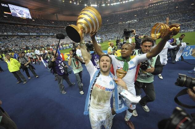 Finale Coupe de la Ligue - Olympique Marseille - 23.04.2011 - Marseille - Mathieu Valbuena (L) and Andre Ayew - JBAutissier -  o0 Pokal, Trophäe, Objekte