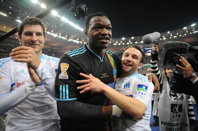Olympique Marseille - Finale Coupe de la Ligue - 23.04.2011 Steve Mandanda (C) and Mathieu Valbuena (OM, R) - xNxLeGouicxFEPx - 